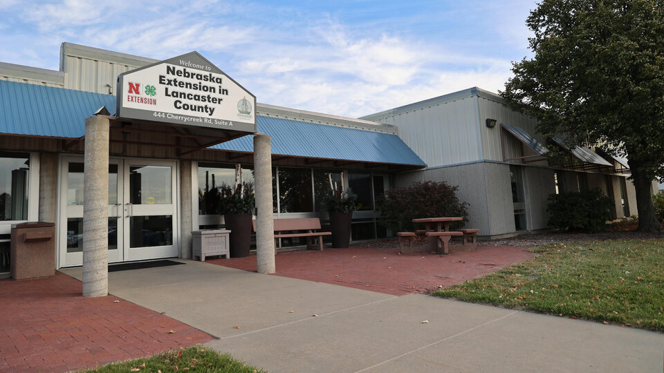 Front entrance of Lancaster County Extension building